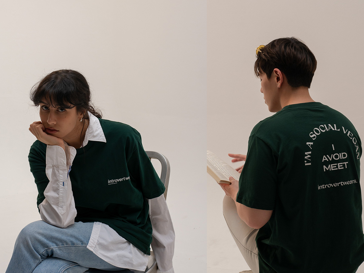 https://d2cva83hdk3bwc.cloudfront.net/introvertwears_introvertwears-%7C-i-am-vegan-tee--pine-green--3.jpg