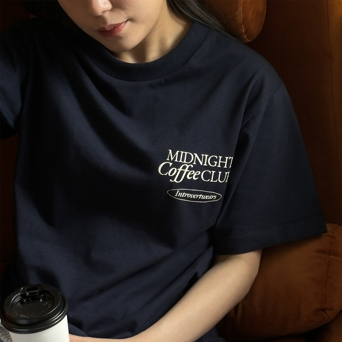 https://d2cva83hdk3bwc.cloudfront.net/introvertwears_introvertwears-%7C-midnight-coffee-club--navy--3.jpg