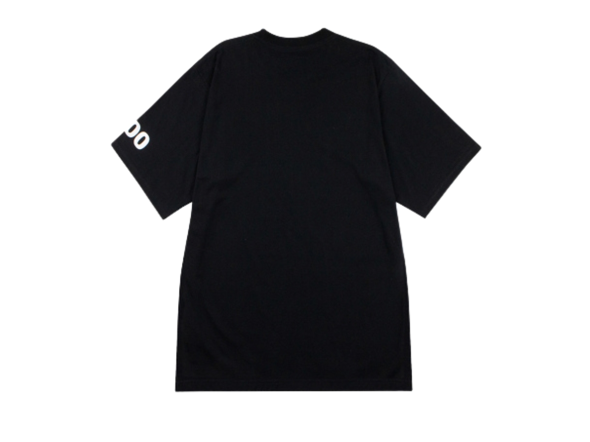 https://d2cva83hdk3bwc.cloudfront.net/jones-500-406-2023---hidden-face---black---t-shirt-2.jpg