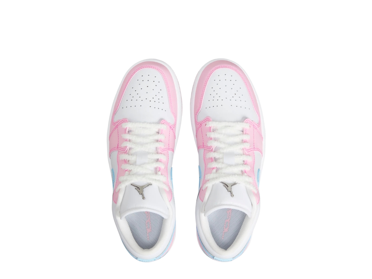 https://d2cva83hdk3bwc.cloudfront.net/jordan-1-low-se-paw-print-pink-foam-w-3.jpg