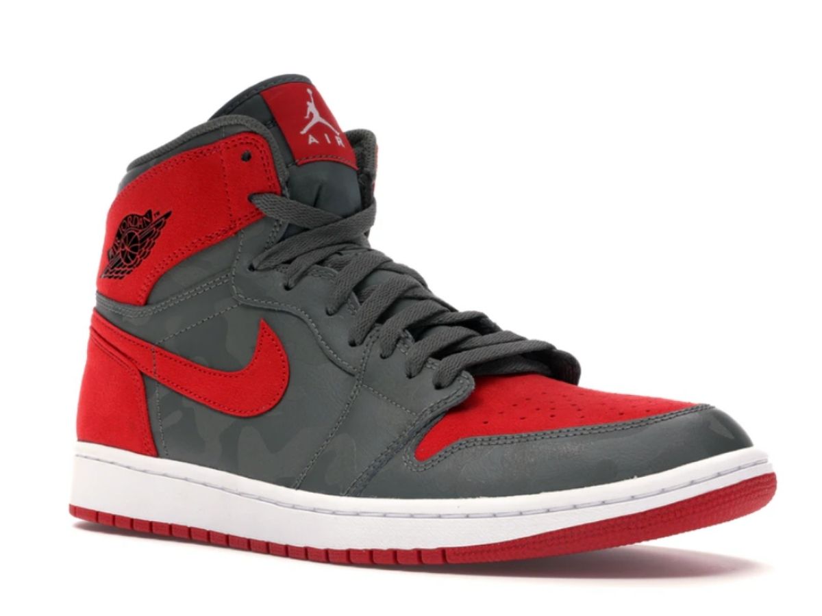 https://d2cva83hdk3bwc.cloudfront.net/jordan-1-retro-high-camo-3m-bred-3.jpg