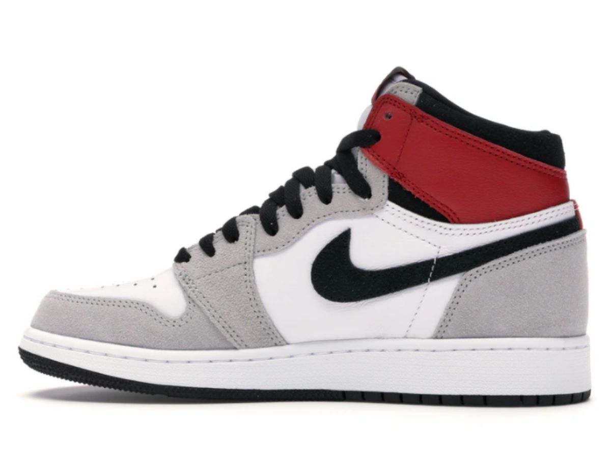 https://d2cva83hdk3bwc.cloudfront.net/jordan-1-retro-high-light-smoke-grey--gs--2.jpg