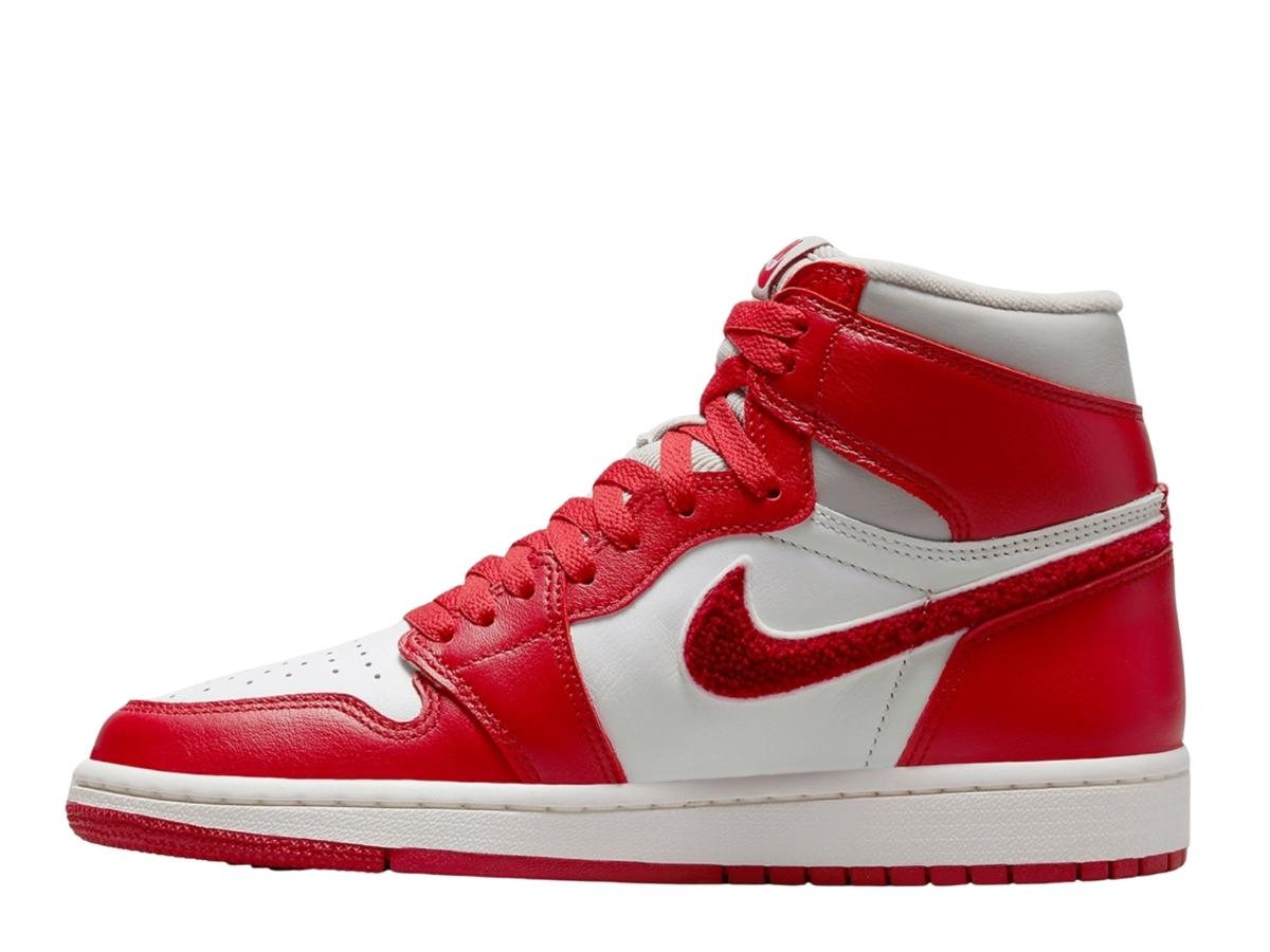 https://d2cva83hdk3bwc.cloudfront.net/jordan-1-retro-high-og-varsity-red--w--2.jpg