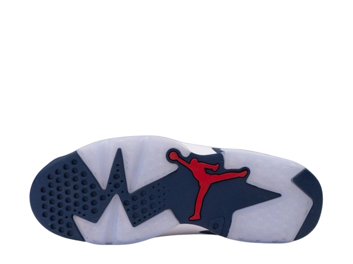 https://d2cva83hdk3bwc.cloudfront.net/jordan-6-white-and-midnight-navy-4.jpg