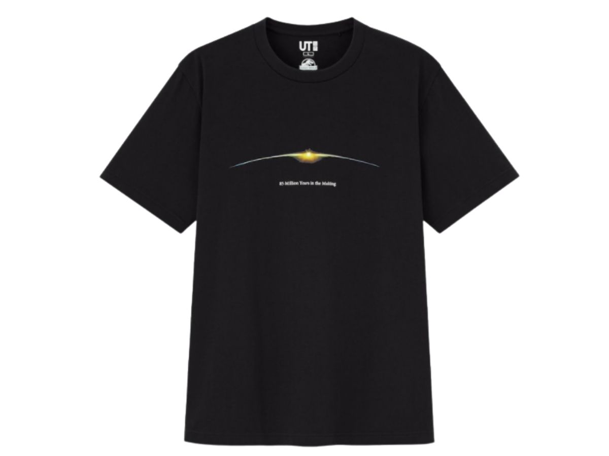https://d2cva83hdk3bwc.cloudfront.net/jurassic-world-x-hajime-sorayama-ut--short-sleeve-graphic-t-shirt--1.jpg