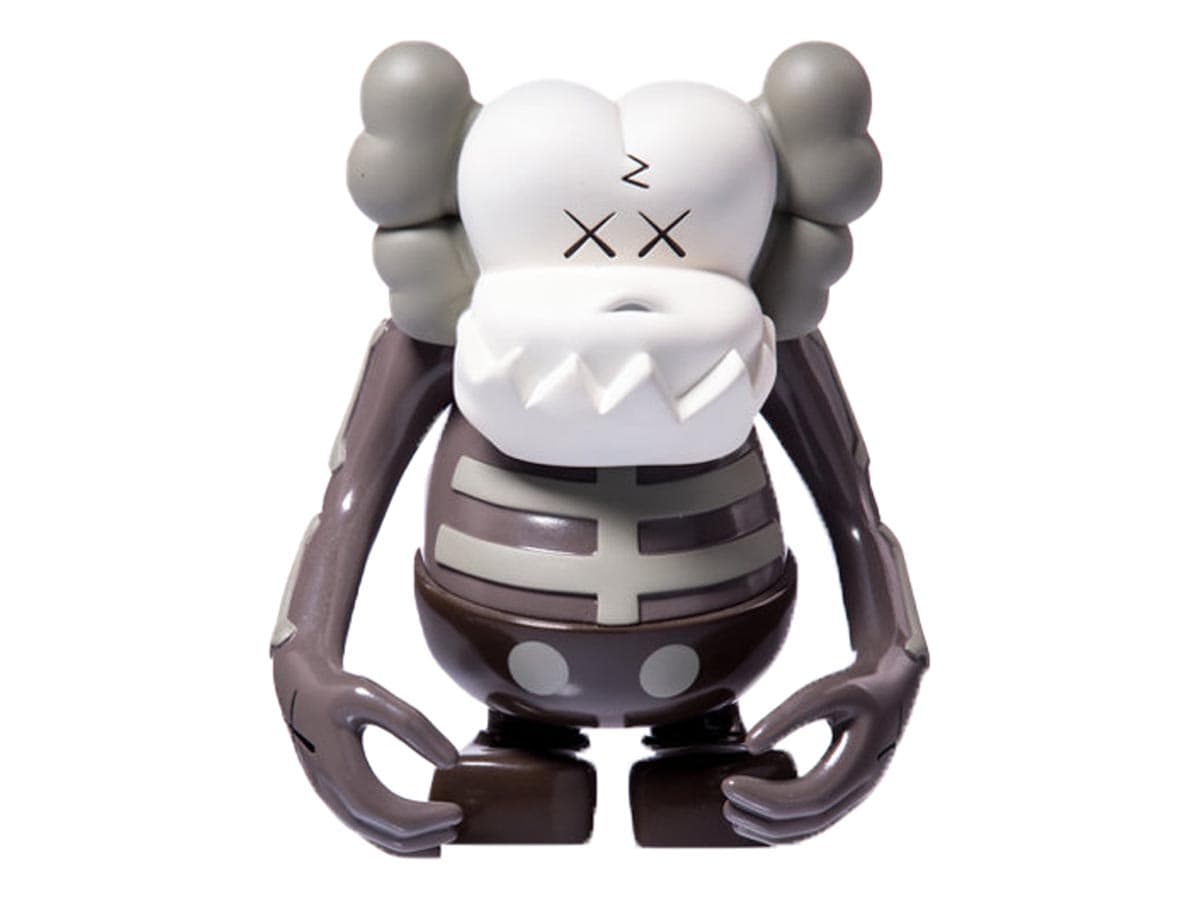 https://d2cva83hdk3bwc.cloudfront.net/kaws-bounty-hunter-skull-kun-vinyl-figure-brown-1.jpg