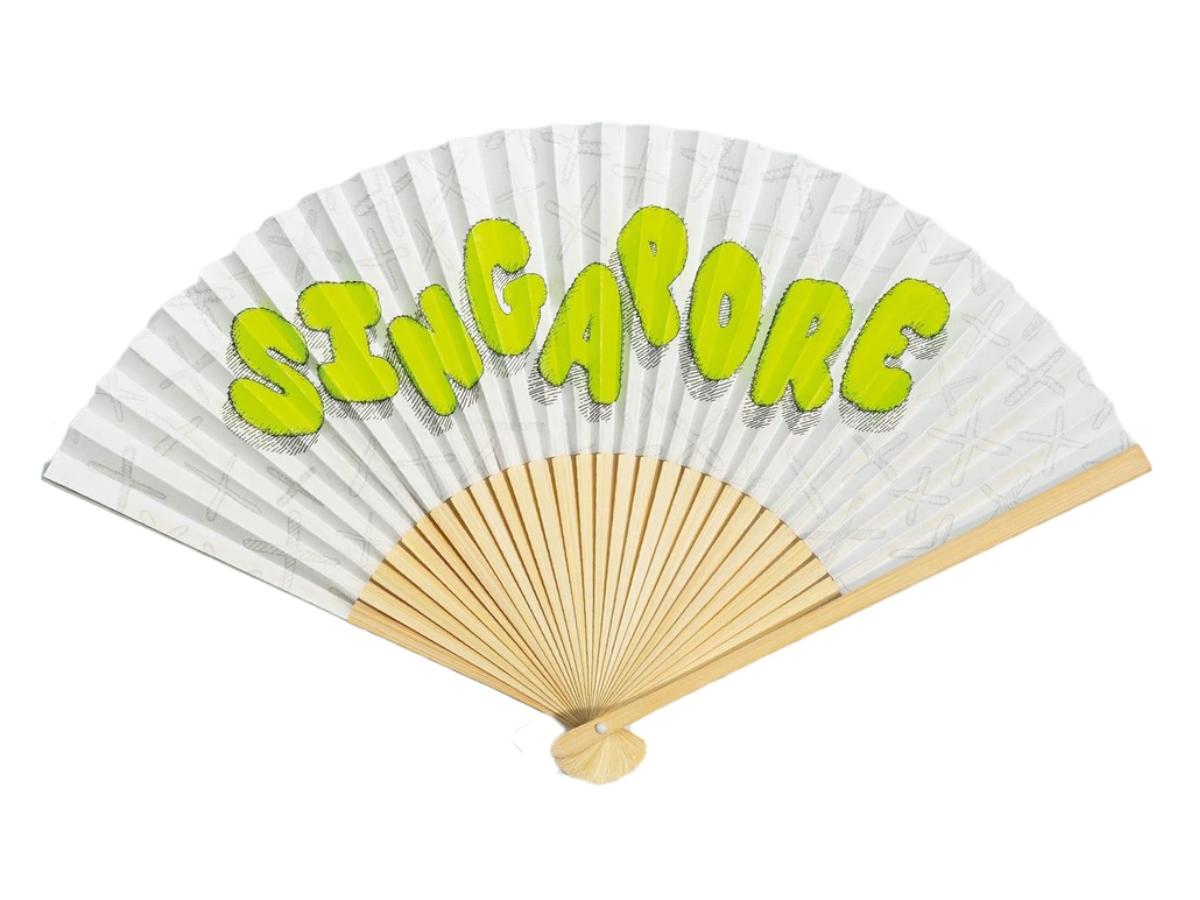 Kaws カウズ HOLIDAY SINGAPORE Fan 扇子 ช้อป Kaws Holiday Singapore Fanของแท้ที่ SASOM
