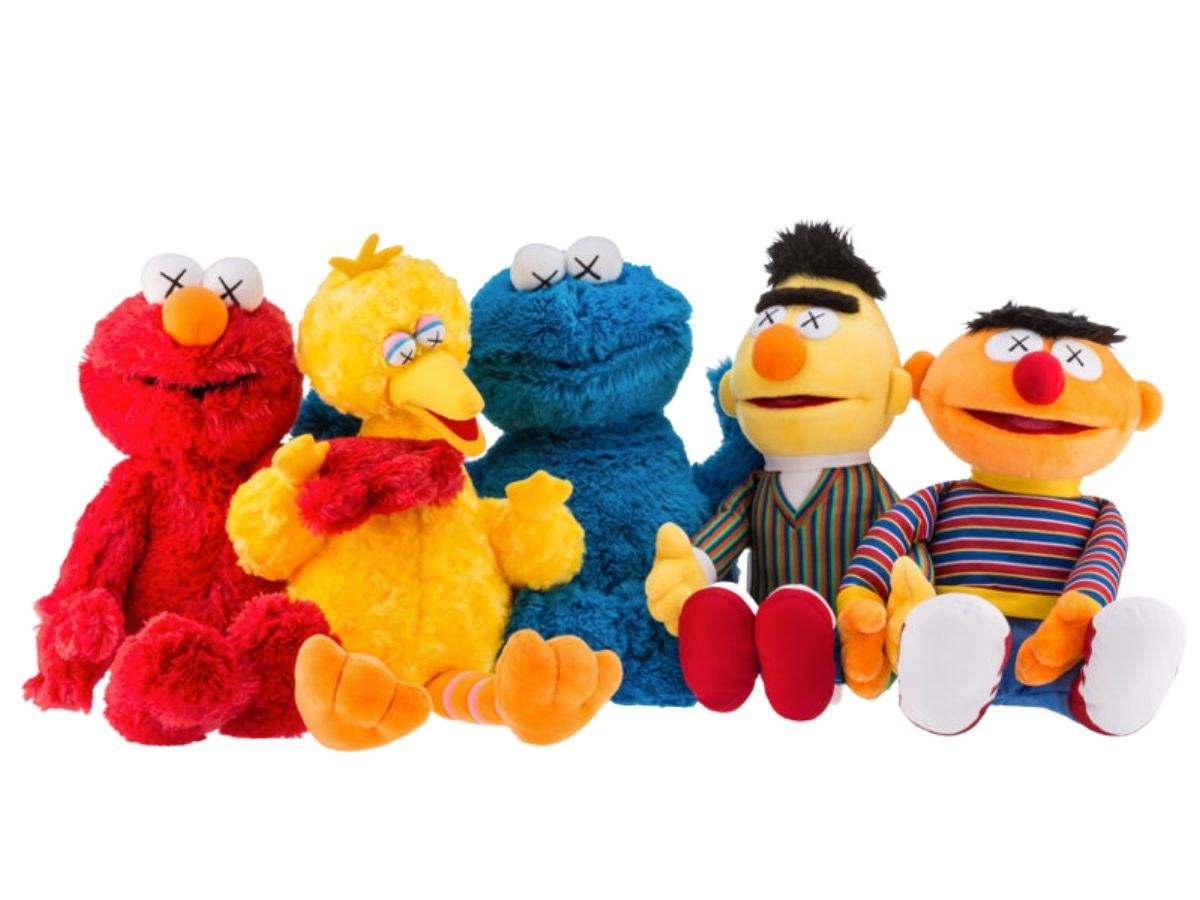 https://d2cva83hdk3bwc.cloudfront.net/kaws-sesame-street--set-x-5--1.jpg