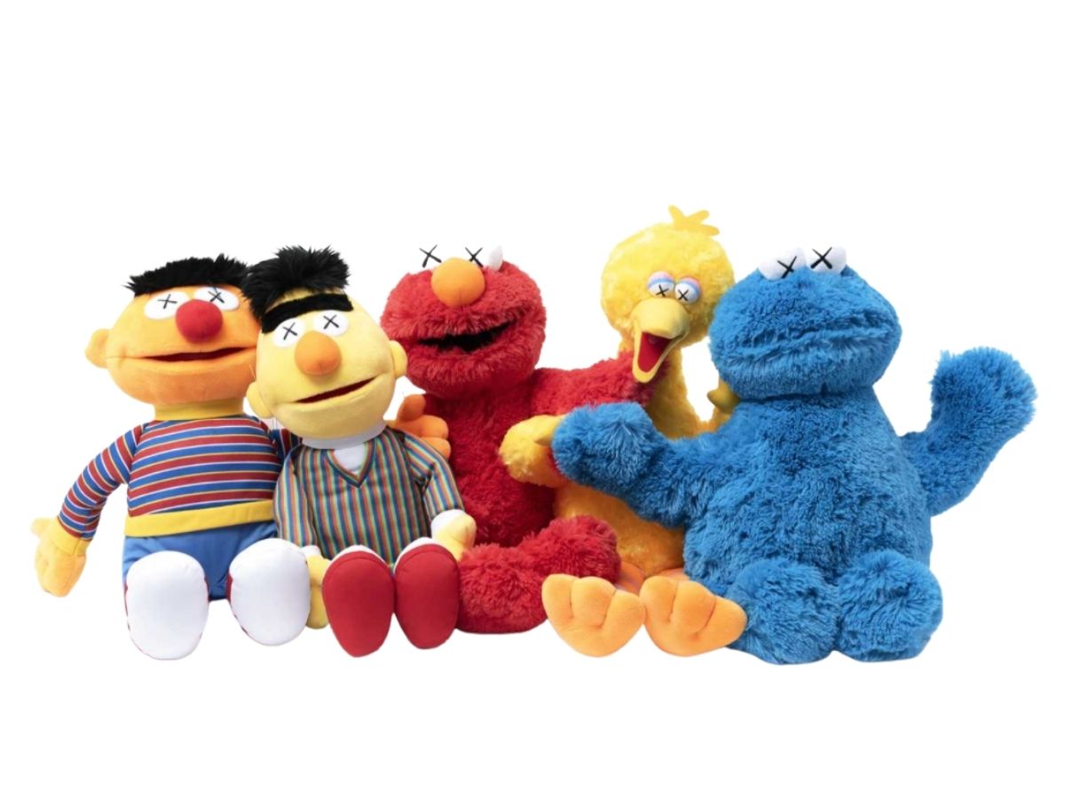 https://d2cva83hdk3bwc.cloudfront.net/kaws-sesame-street--set-x-5--2.jpg