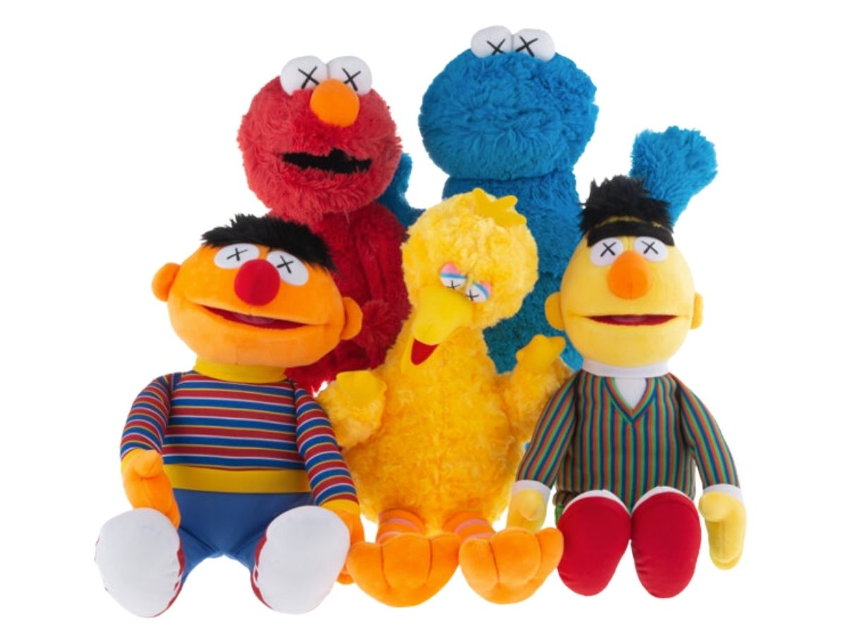 https://d2cva83hdk3bwc.cloudfront.net/kaws-sesame-street--set-x-5--3.jpg
