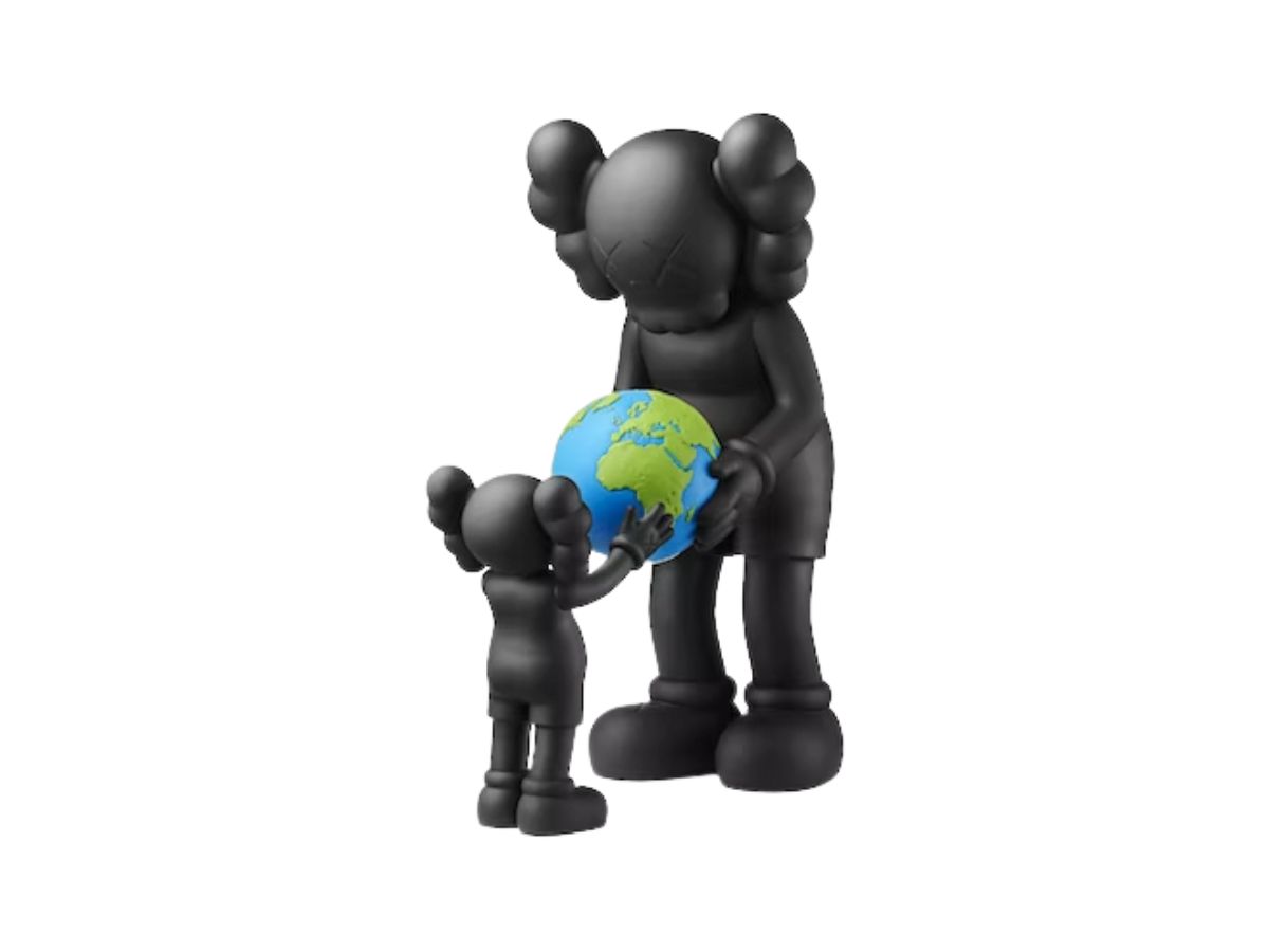 https://d2cva83hdk3bwc.cloudfront.net/kaws-the-promise-vinyl-figure-black-3.jpg