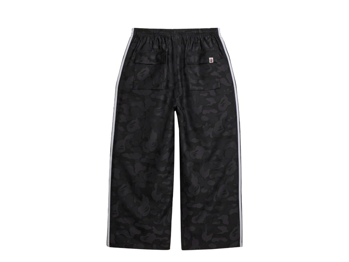 https://d2cva83hdk3bwc.cloudfront.net/kf4918-adidas-originals-x-bape-pants-grey-2.jpg