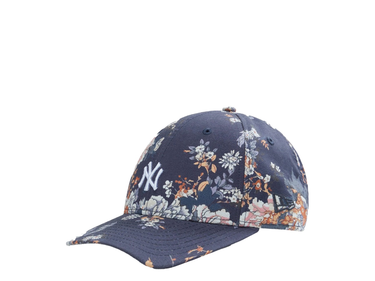 https://d2cva83hdk3bwc.cloudfront.net/kith-sov2if8-kith-new-era-yankees-tapestry-floral-59fifty-low-profile-cap-nocturnal-2.jpg