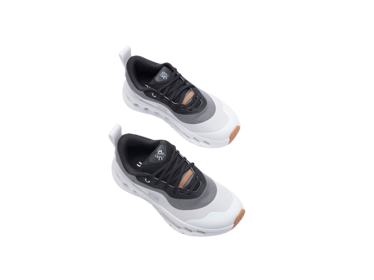 https://d2cva83hdk3bwc.cloudfront.net/l929282x29-black-loewe-x-on-running-cloudtilt-2-0-black-white-3.jpg