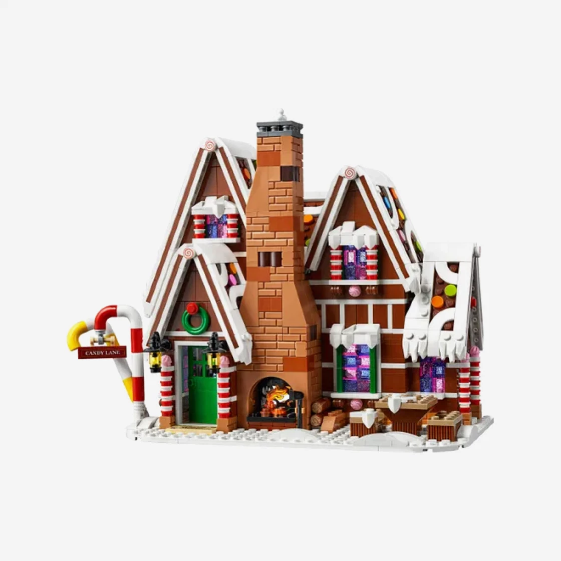 https://d2cva83hdk3bwc.cloudfront.net/lego-gingerbread-house-2.jpg