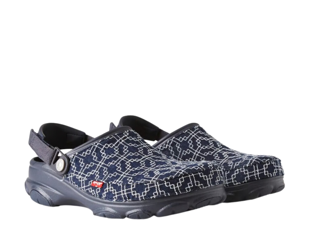 https://d2cva83hdk3bwc.cloudfront.net/levi-s-x-crocs-all-terrain-clogs-navy-3.jpg
