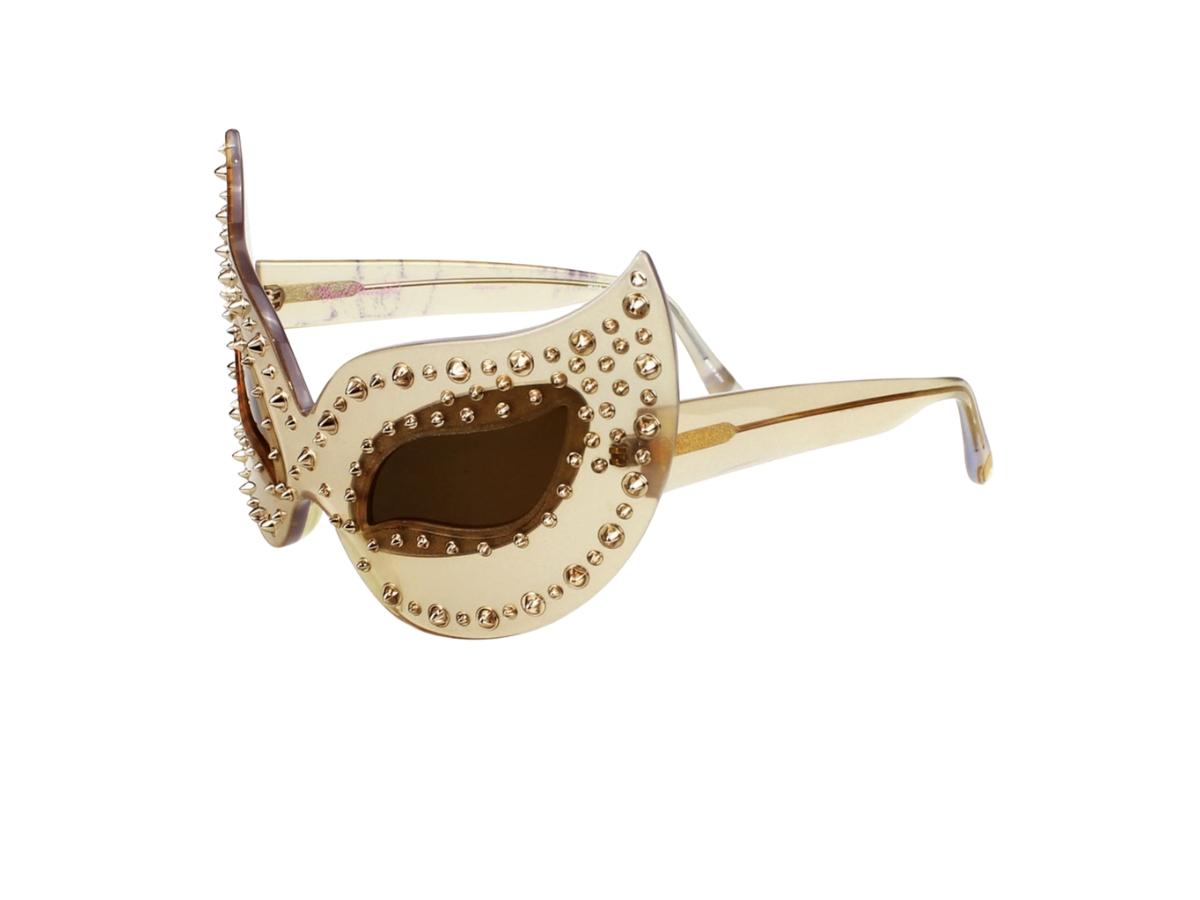 https://d2cva83hdk3bwc.cloudfront.net/linda-farrow-disguise-me-ap-51-4-49-sunglasses-in-mask-shape-gold-transparent-acetate-stud-detailing-with-brown-lenses-3.jpg