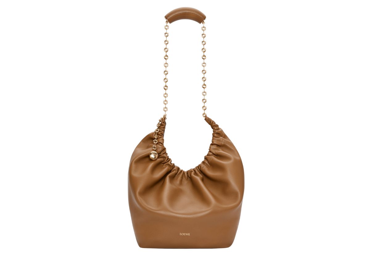 https://d2cva83hdk3bwc.cloudfront.net/loewe-medium-squeeze-bag-in-nappa-lambskin-oak-4.jpg