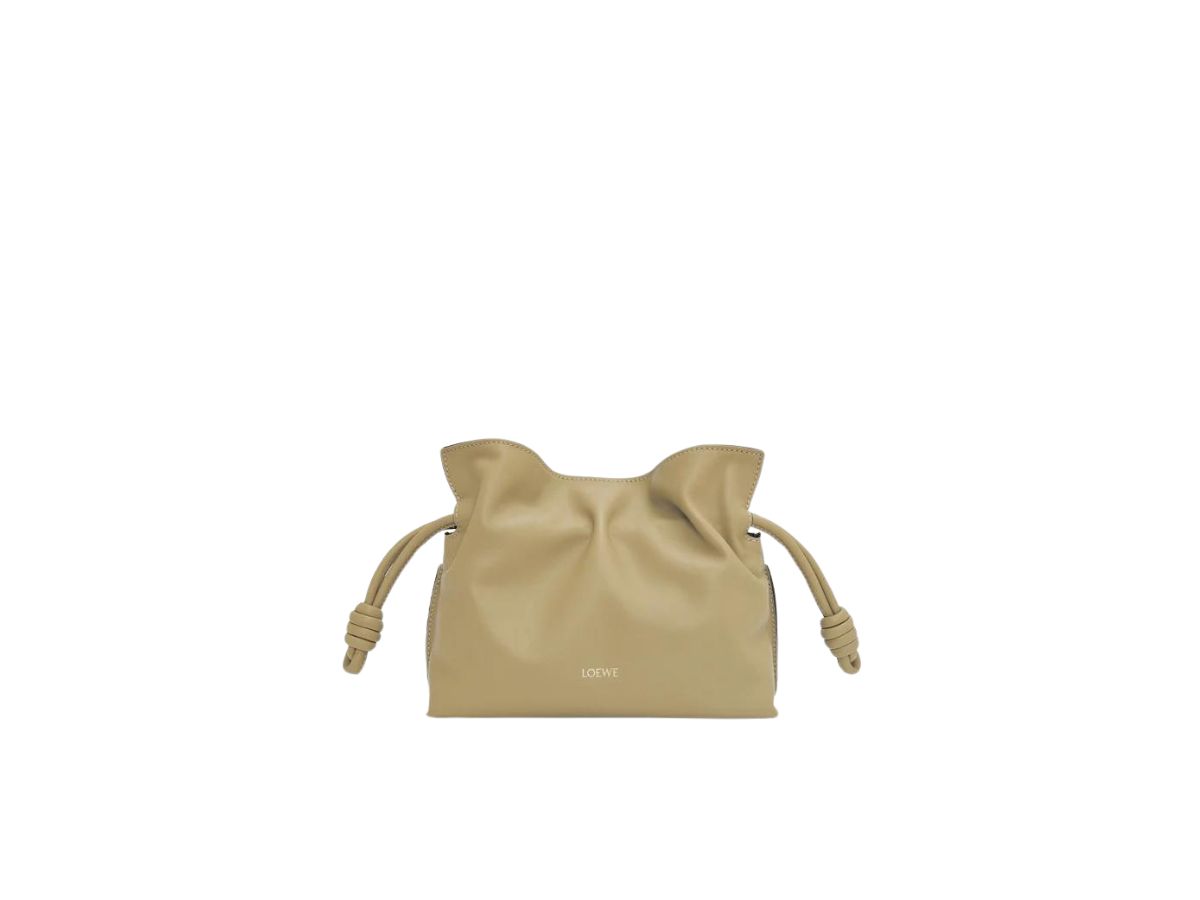 https://d2cva83hdk3bwc.cloudfront.net/loewe-mini-flamenco-clutch-in-nappa-calfskin-with-gold-loewe-embossed-clay-green-1.jpg