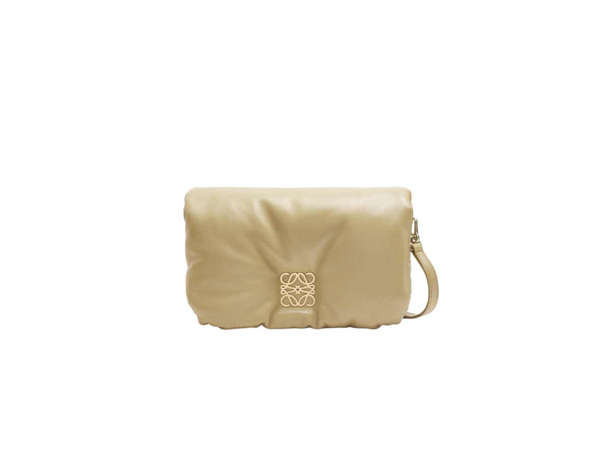ショルダーバッグ・ポシェット LOEWE Puffer Goya Bag in Shiny Nappa Lambskin in Clay Green LOEWE | Luxury Designer Collection | Coveti