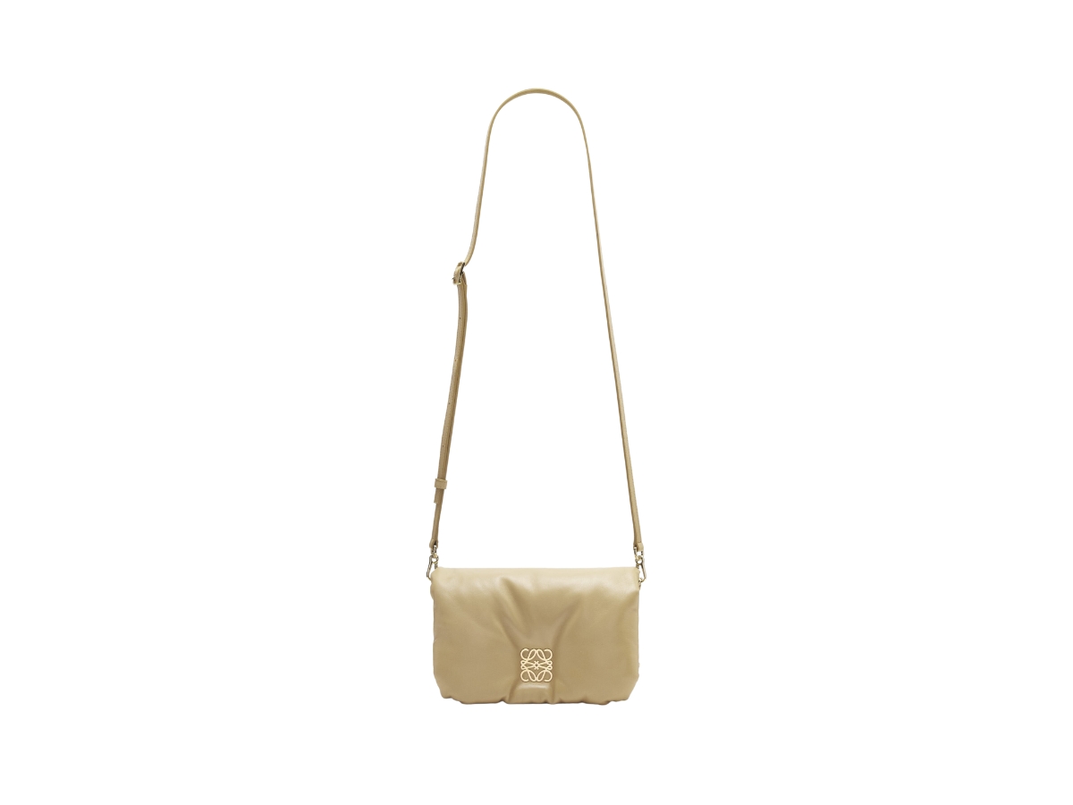 ショルダーバッグ・ポシェット LOEWE Puffer Goya Bag in Shiny Nappa Lambskin in Clay Green Loewe Women Puffer Goya Bag in Shiny Nappa Lambskin-Clay Green