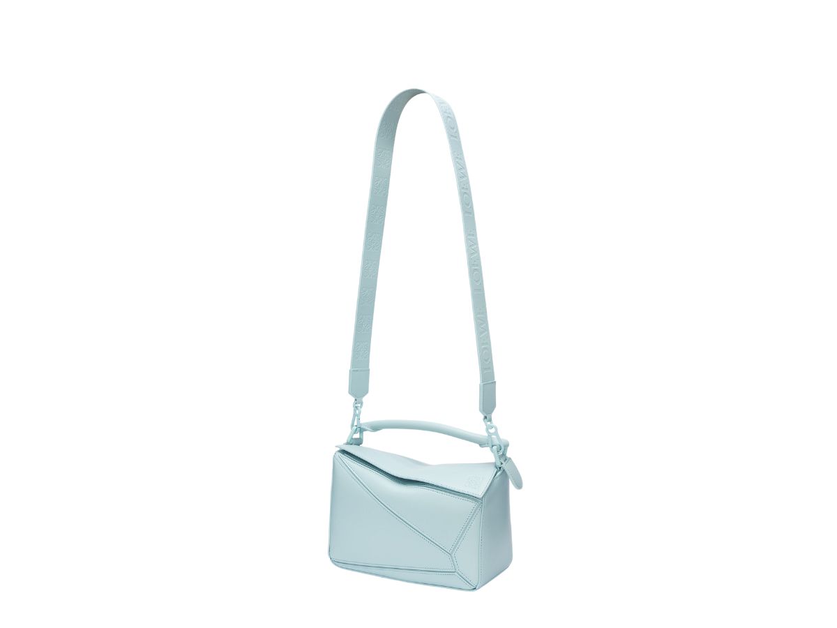 https://d2cva83hdk3bwc.cloudfront.net/loewe-small-puzzle-bag-in-satin-calfskin-aquamarine-3.jpg