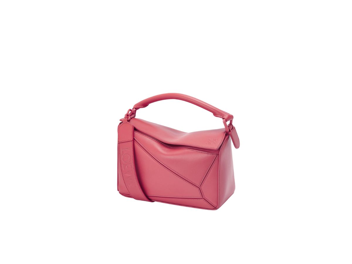 https://d2cva83hdk3bwc.cloudfront.net/loewe-small-puzzle-bag-in-satin-calfskin-plumrose-1.jpg