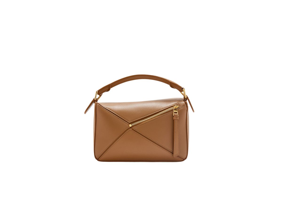 https://d2cva83hdk3bwc.cloudfront.net/loewe-small-puzzle-bag-in-satin-calfskin-with-gold-metallic-oak-4.jpg
