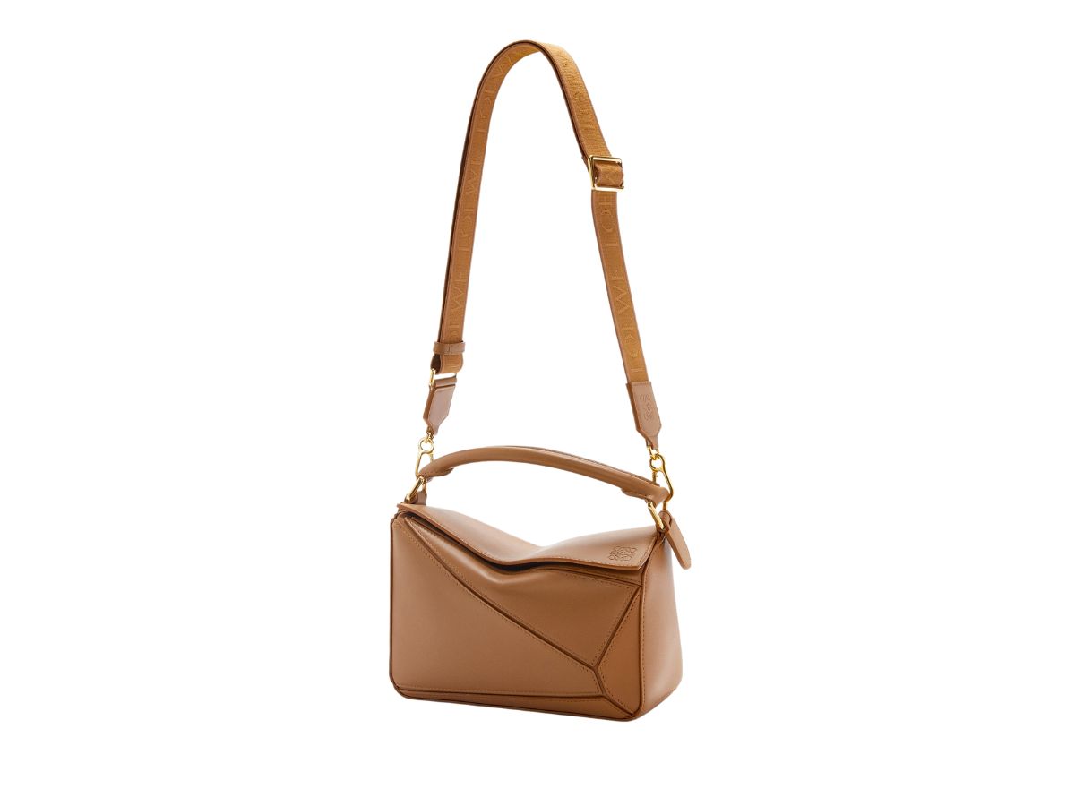https://d2cva83hdk3bwc.cloudfront.net/loewe-small-puzzle-bag-in-satin-calfskin-with-gold-metallic-oak-5.jpg