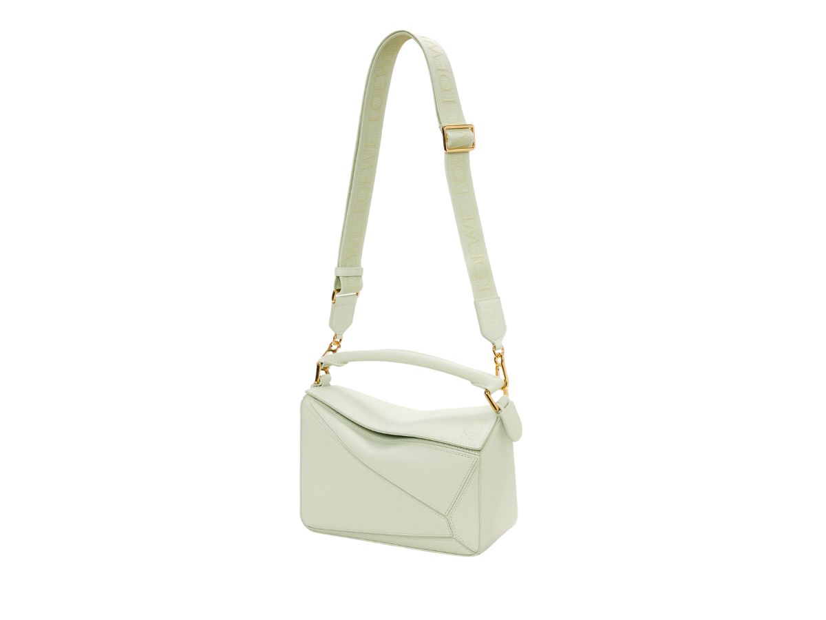 https://d2cva83hdk3bwc.cloudfront.net/loewe-small-puzzle-bag-in-satin-calfskin-with-gold-metallic-spring-jade-5.jpg