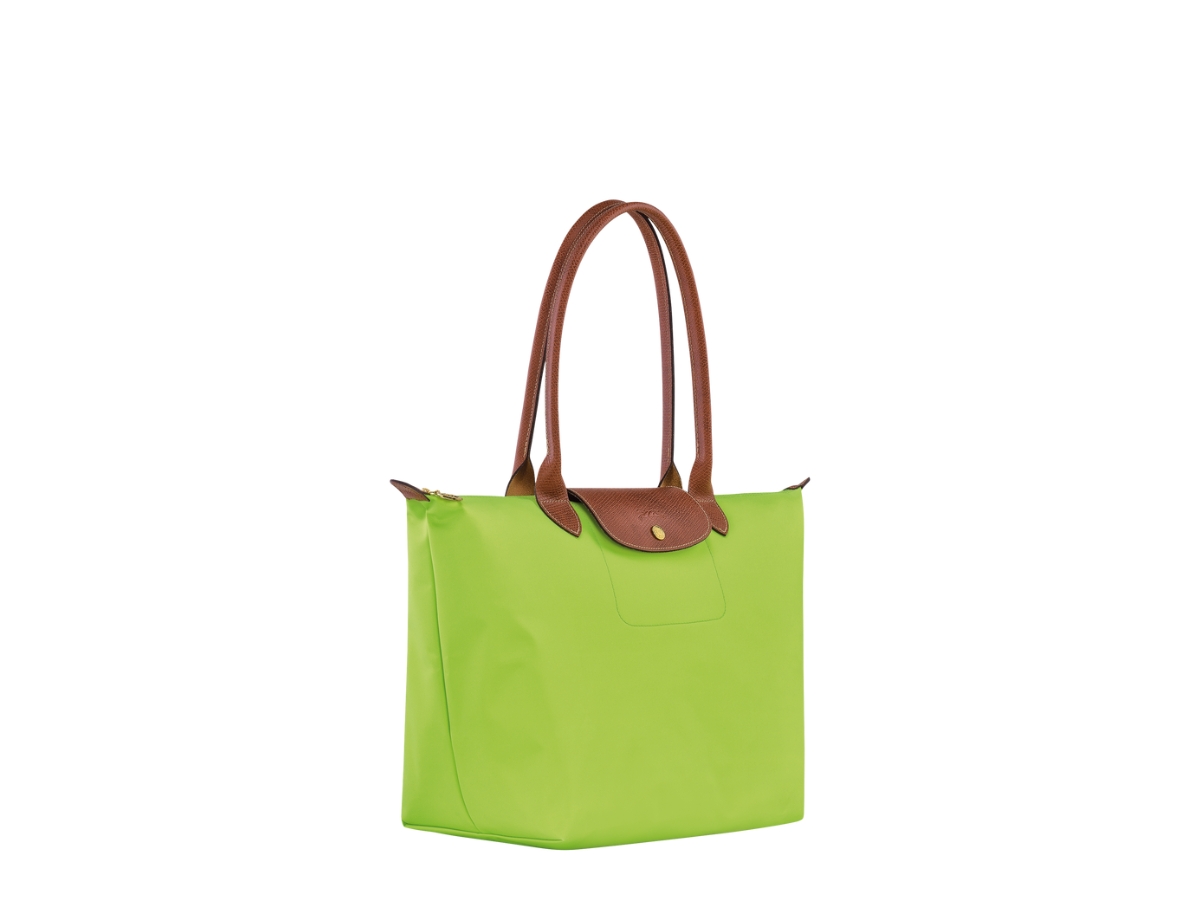 https://d2cva83hdk3bwc.cloudfront.net/longchamp-le-pliage-original-l-tote-bag-in-recycled-canvas-with-gold-metal-hardware-light-green-2.jpg
