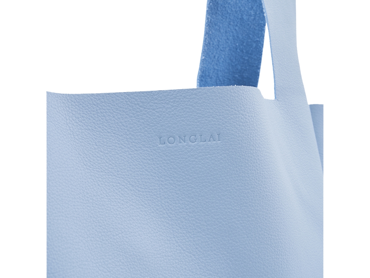 https://d2cva83hdk3bwc.cloudfront.net/longlai-jekyll---hyde-large-tote-bag-pastel---blue-4.jpg