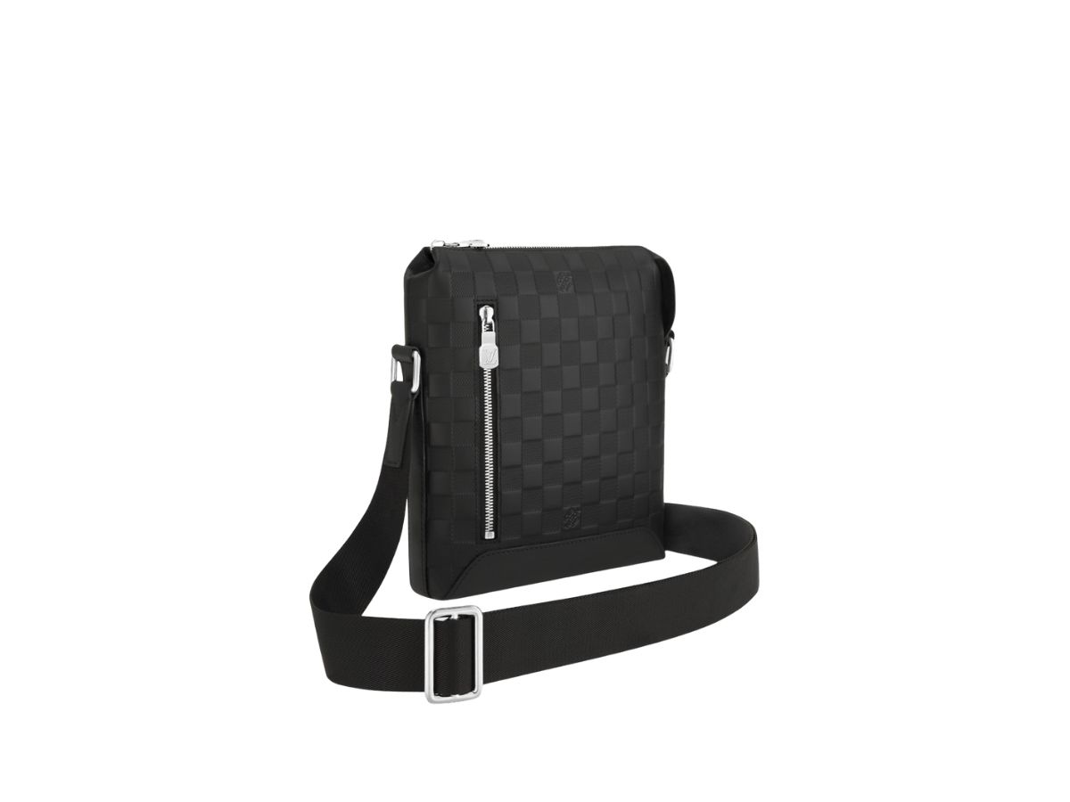 Louis Vuitton, Bags, Louis Vuitton Discovery Messenger Bag Damier Infini  Leather Bb Black