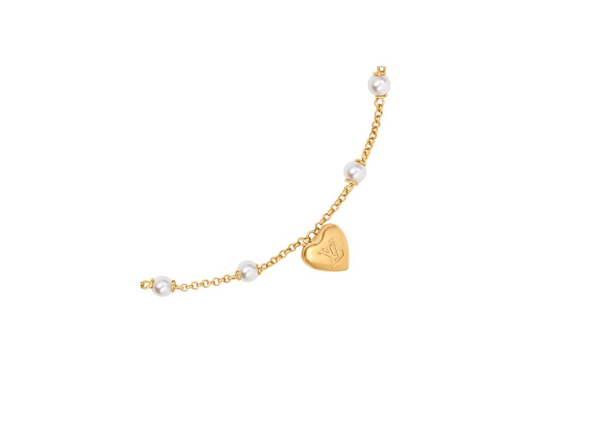 https://d2cva83hdk3bwc.cloudfront.net/louis-vuitton-lv-heart-necklace-in-gold-tone-metal-with-resin-pearls-2.jpg