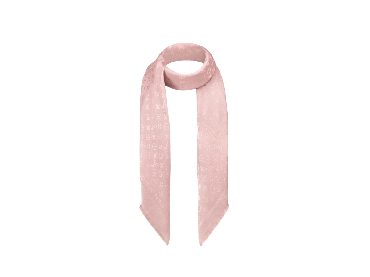 https://d2cva83hdk3bwc.cloudfront.net/louis-vuitton-monogram-classic-shawl-in-rose-poudre-4.jpg