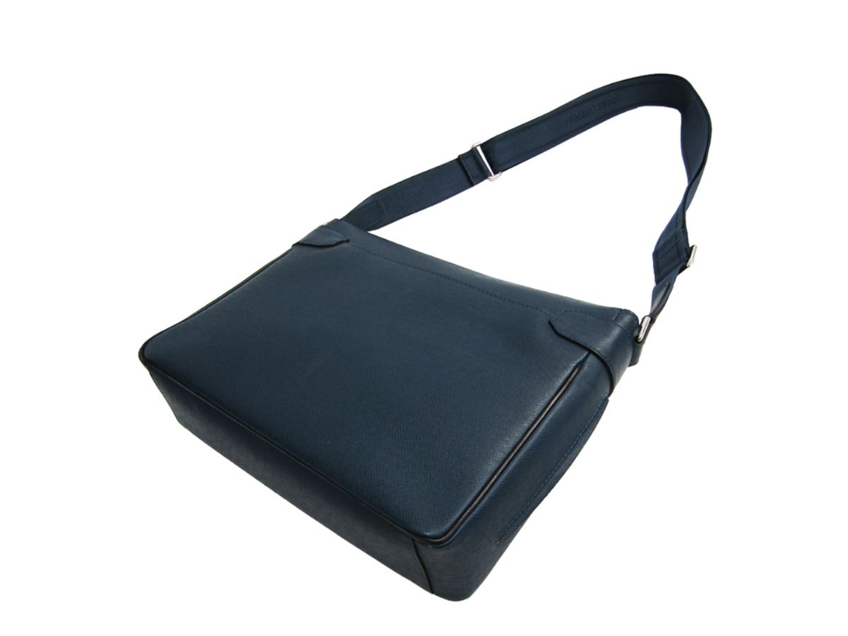 Louis Vuitton Roman Messenger Bag Taiga Leather