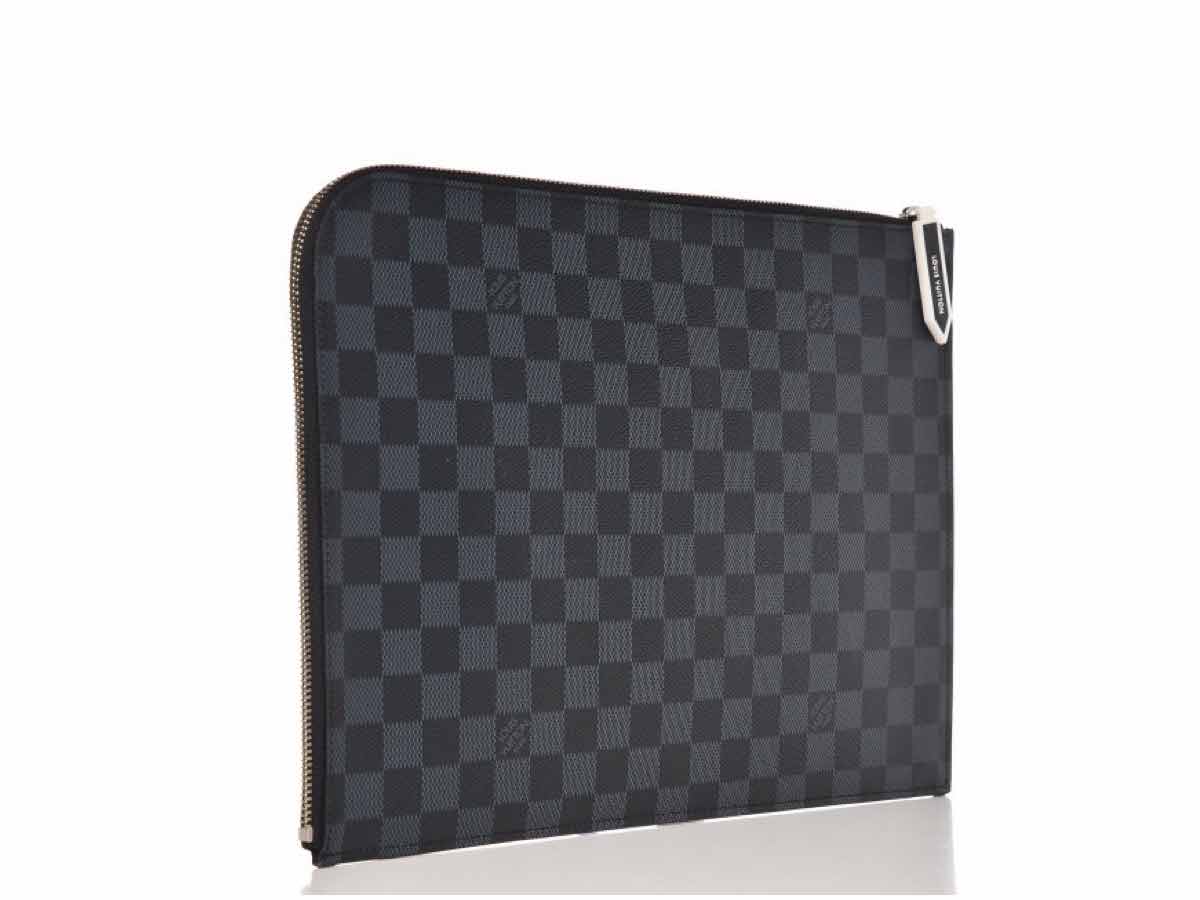 https://d2cva83hdk3bwc.cloudfront.net/louis-vuitton-pochette-mens-clutch-damier-cobalt-americas-cup-2017-3.jpg