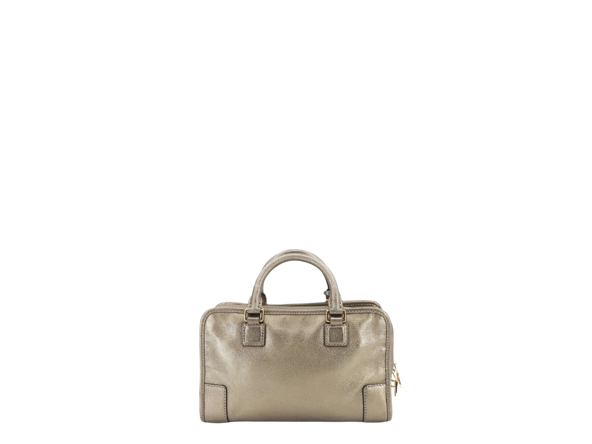 https://d2cva83hdk3bwc.cloudfront.net/lw-habbla2hg-loewe-amazona-23-handbag-golden-2.jpg