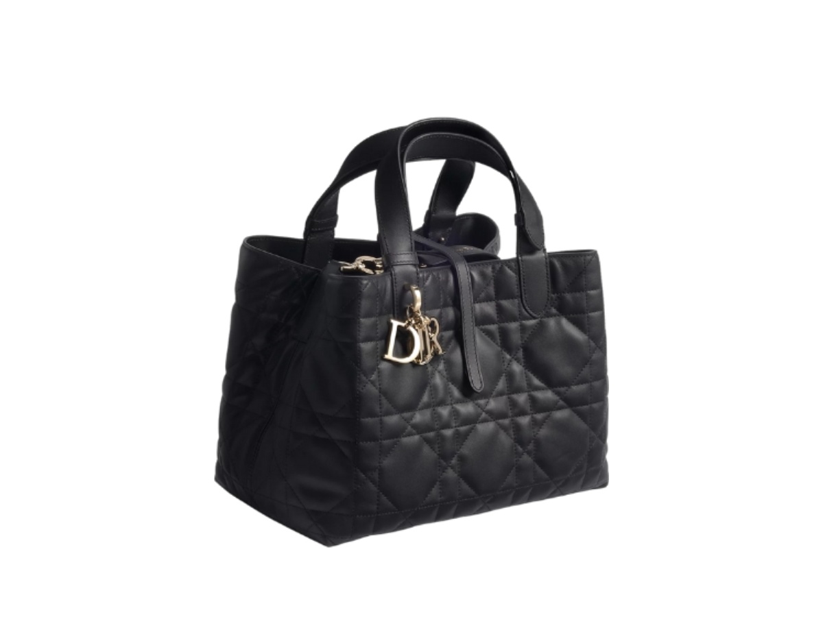 https://d2cva83hdk3bwc.cloudfront.net/m2821osnw-m900-dior-medium-dior-toujours-bag-macrocannage-pattern-black-2.jpg