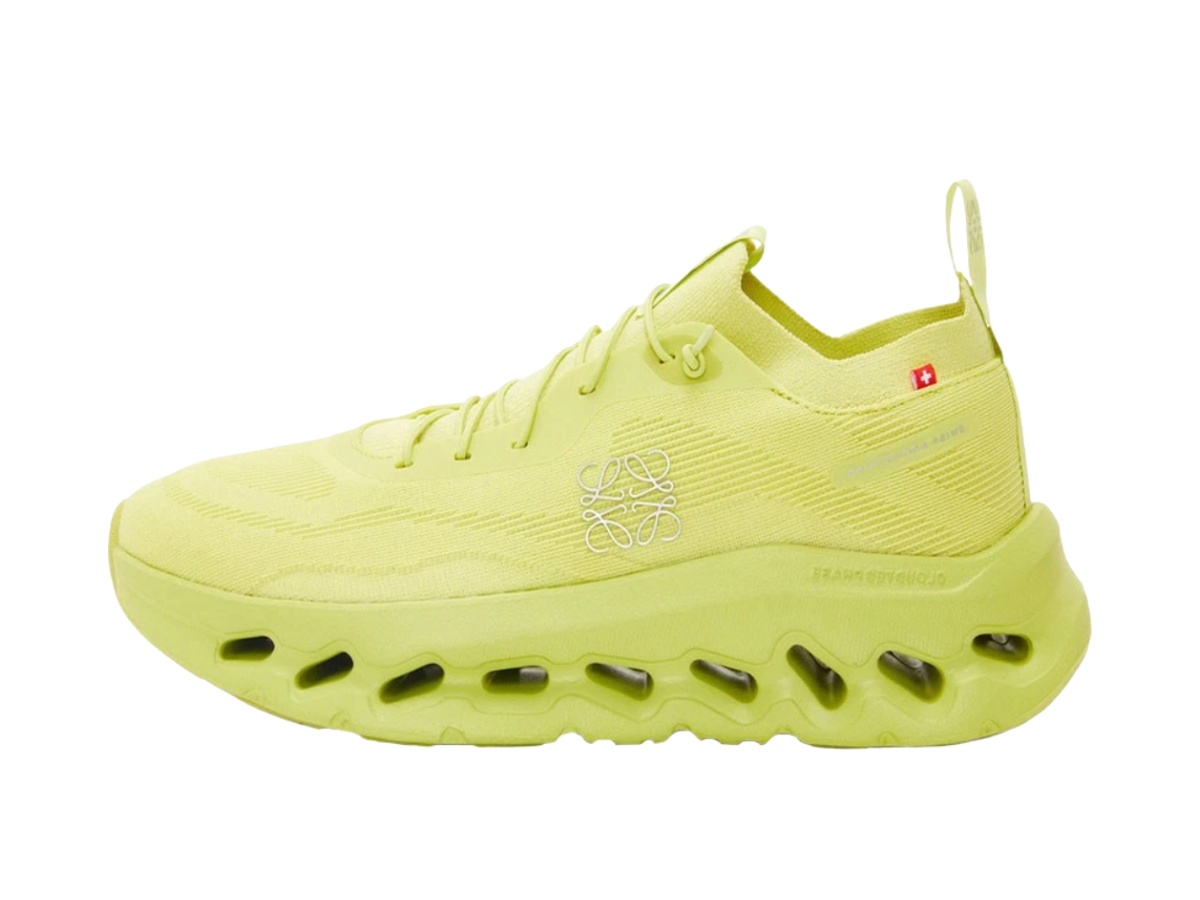 https://d2cva83hdk3bwc.cloudfront.net/m929282x154280-loewe-x-on-running-cloudtilt-lime-green-2.jpg