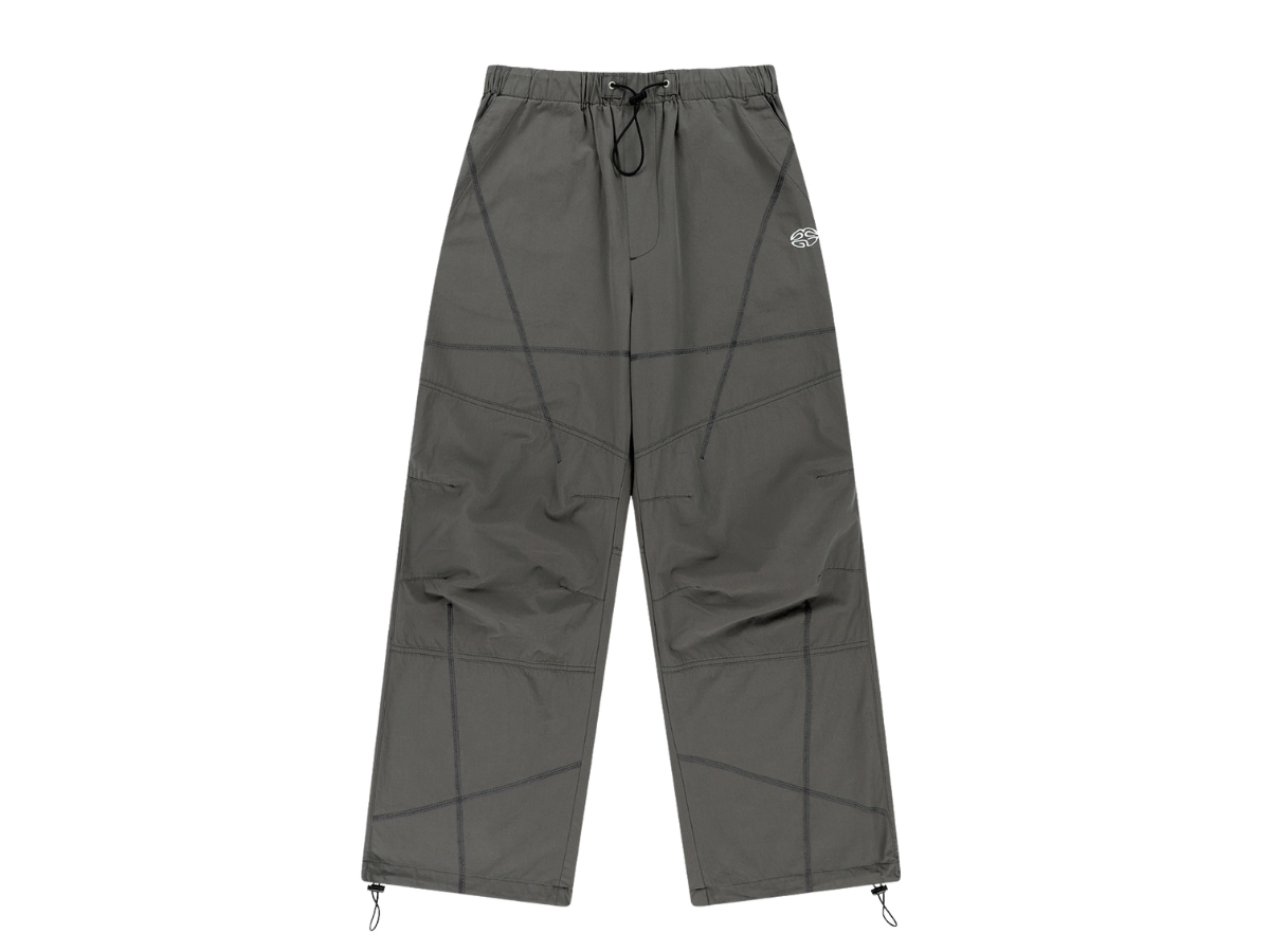 https://d2cva83hdk3bwc.cloudfront.net/mahagrid-cover-stitch-parachute-pant-black-1.jpg