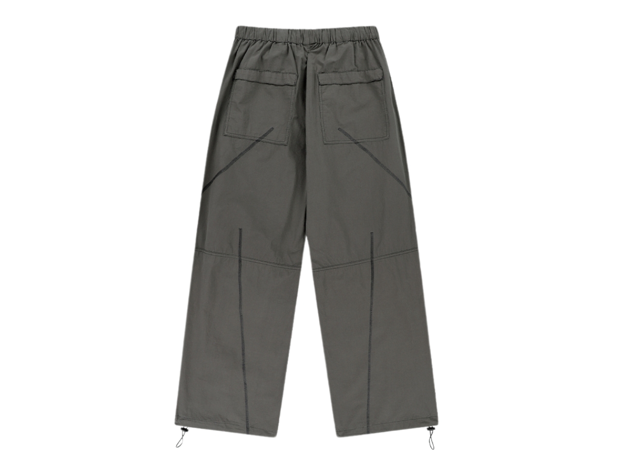 https://d2cva83hdk3bwc.cloudfront.net/mahagrid-cover-stitch-parachute-pant-black-2.jpg