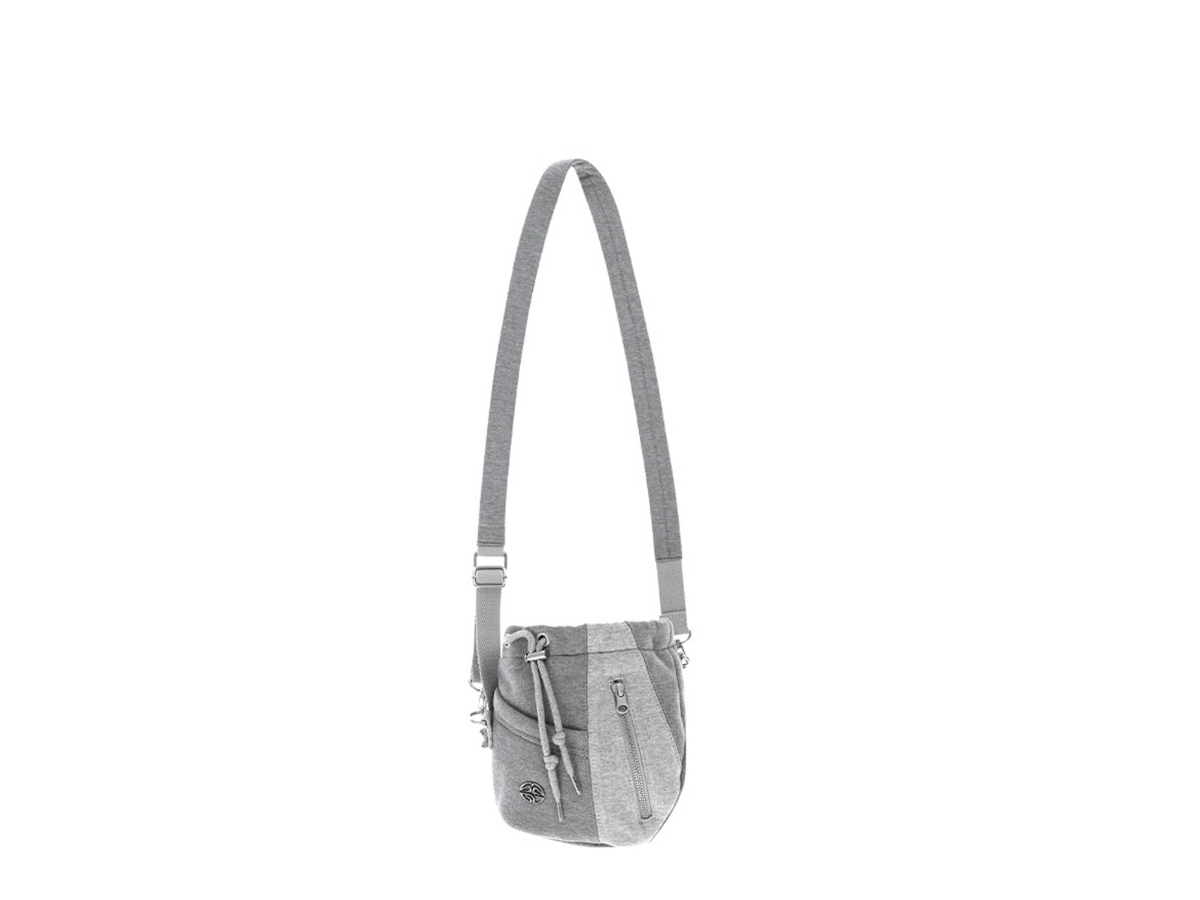 https://d2cva83hdk3bwc.cloudfront.net/mahagrid-eclipse-bucket-cross-bag-grey-3.jpg