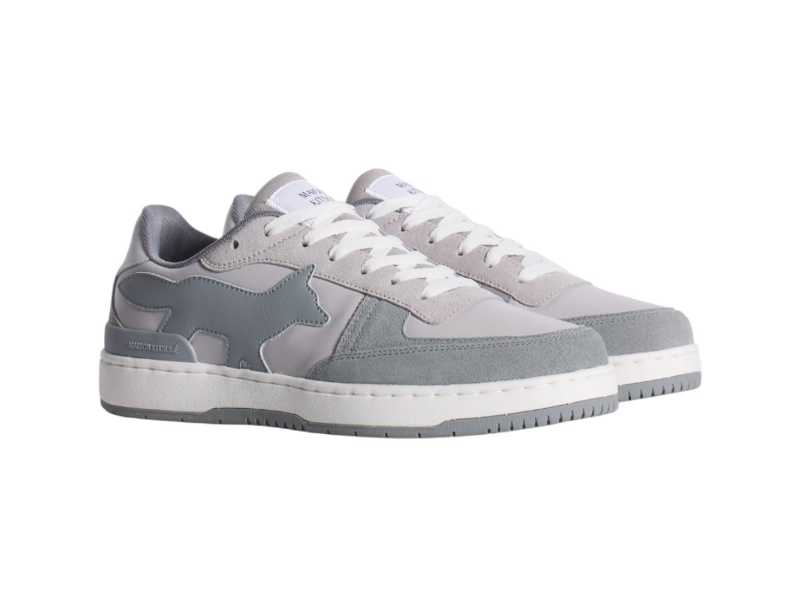 https://d2cva83hdk3bwc.cloudfront.net/maison-kitsune_maison-kitsune-chiru-trainers-2.jpg