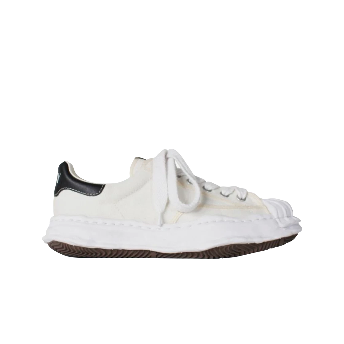 https://d2cva83hdk3bwc.cloudfront.net/maison-mihara-yasuhiro-blakey-og-sole-canvas-low-top-sneakers-white-2.jpg