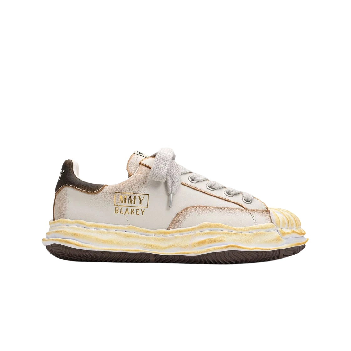 https://d2cva83hdk3bwc.cloudfront.net/maison-mihara-yasuhiro-blakey-og-sole-ve-leather-low-top-sneakers-white-2.jpg
