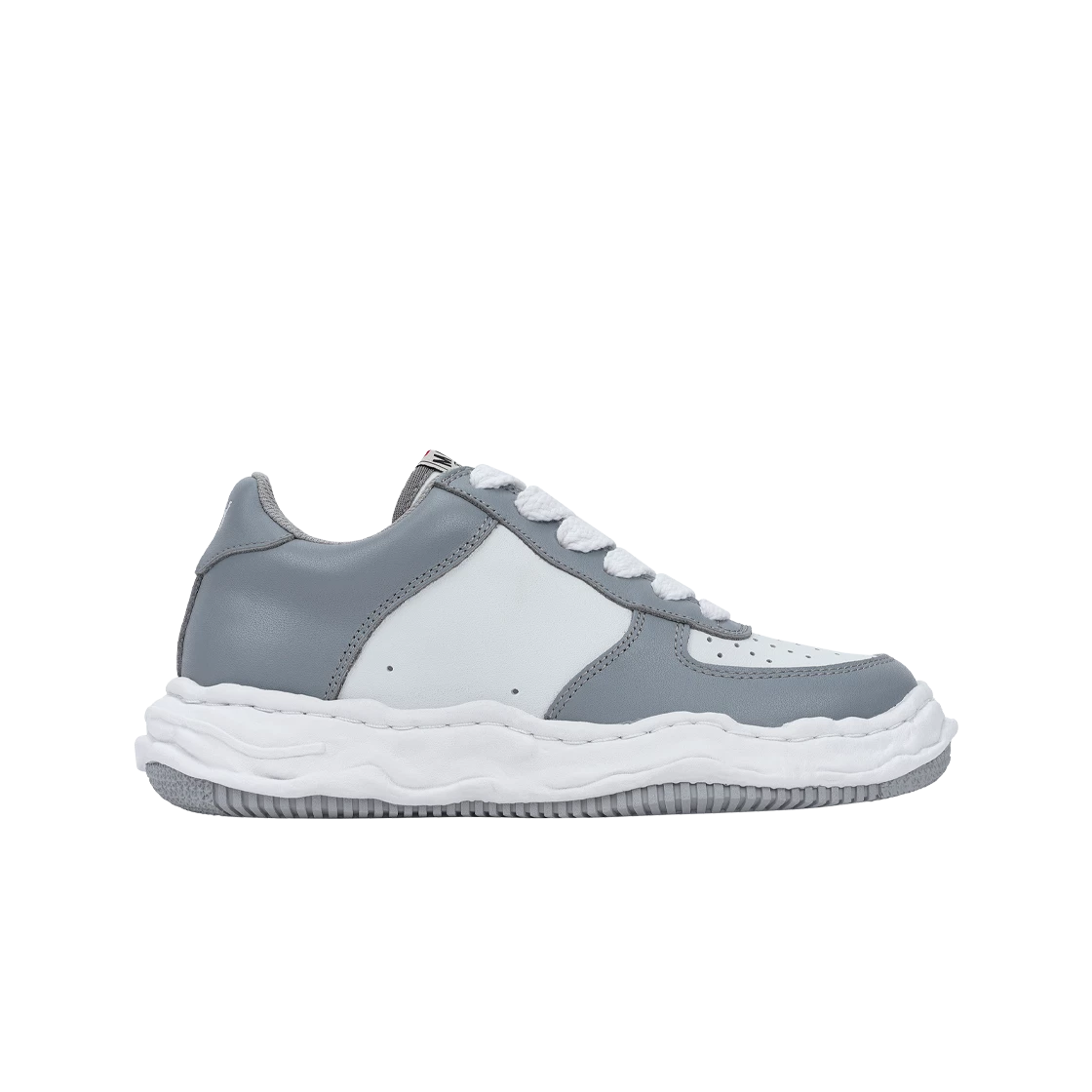 https://d2cva83hdk3bwc.cloudfront.net/maison-mihara-yasuhiro-wayne-og-sole-leather-low-top-sneakers-grey-white-2.jpg