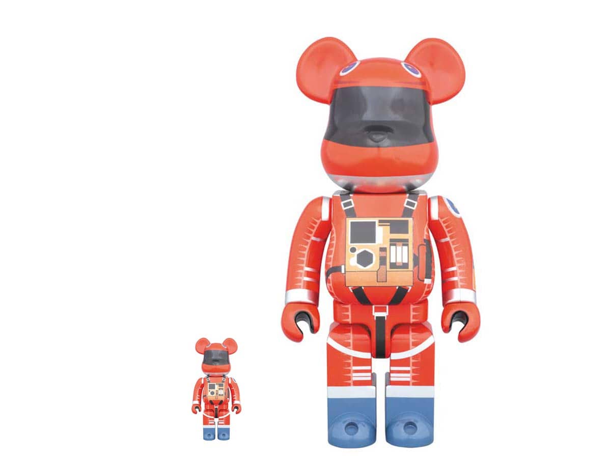 https://d2cva83hdk3bwc.cloudfront.net/medicom-toy-2001-a-space-odyssey-orange-space-suit-400-1.jpg