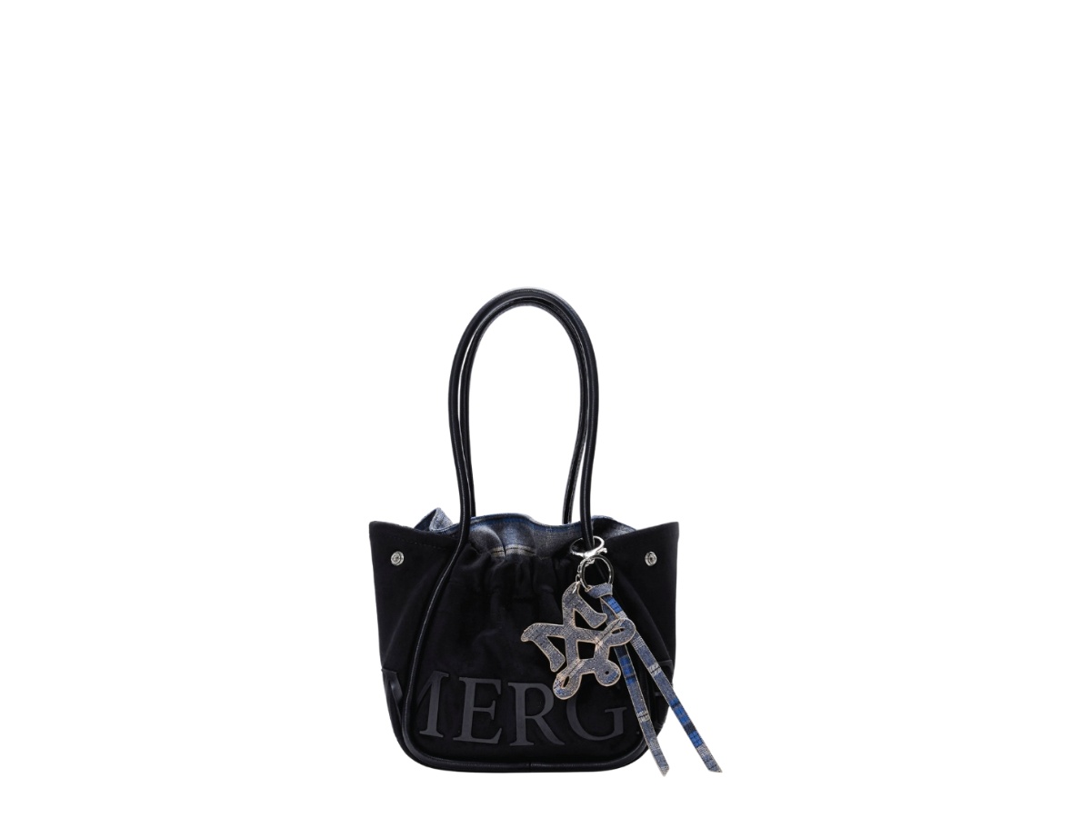 https://d2cva83hdk3bwc.cloudfront.net/mer-tbbmadbmcs-merge-a-day-bag-mini-charoennakhon-shadow-1.jpg