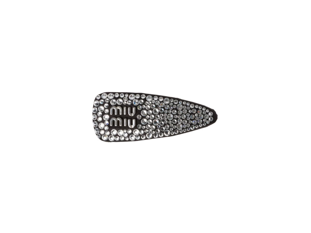 https://d2cva83hdk3bwc.cloudfront.net/miu-miu-duchesse-hair-clip-in-fabic-with-synthetic-crystals-metal-lettering-logo-black-1.jpg